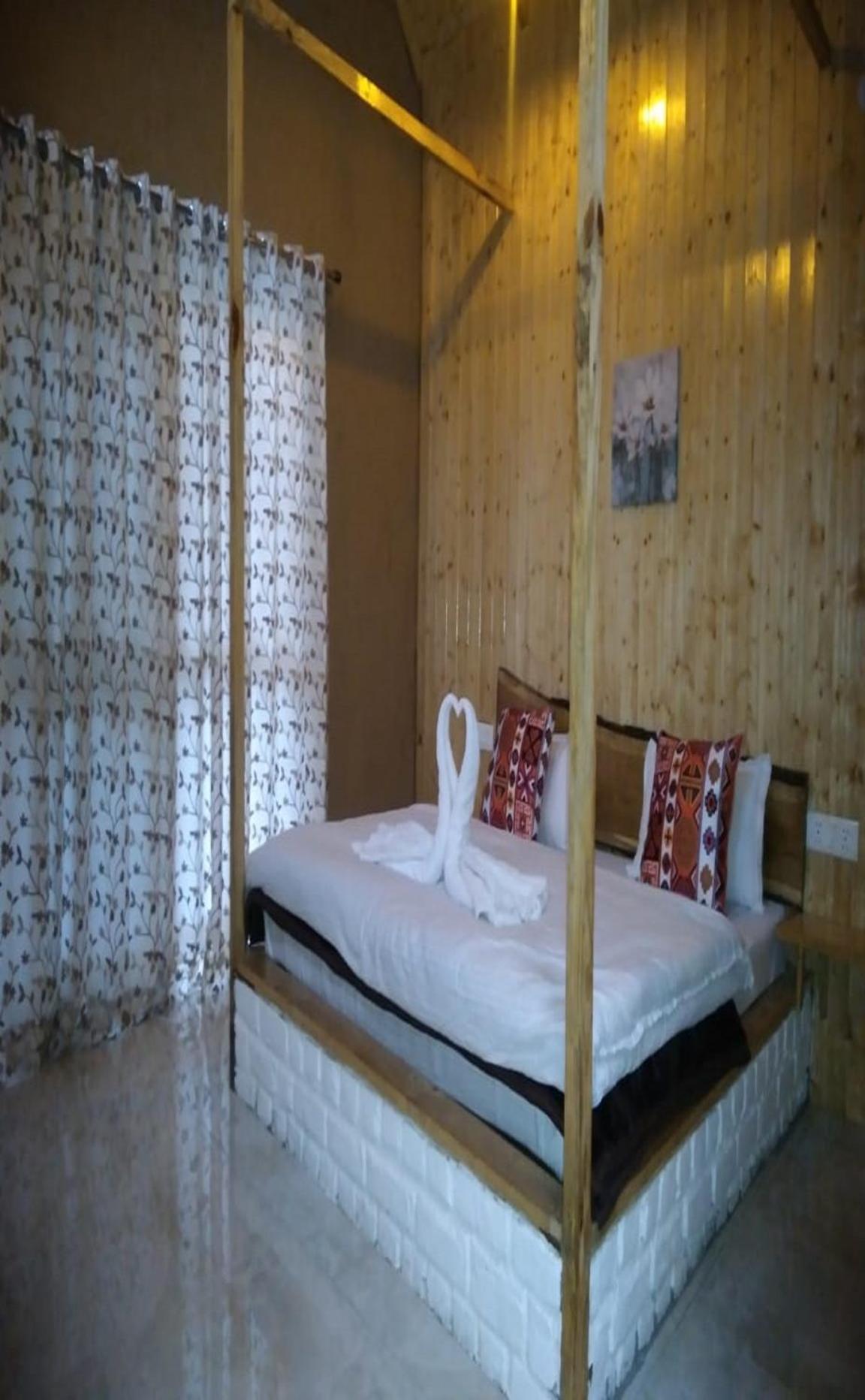 Offbeat Abodes - Tirthan Valley Banjar Exterior photo