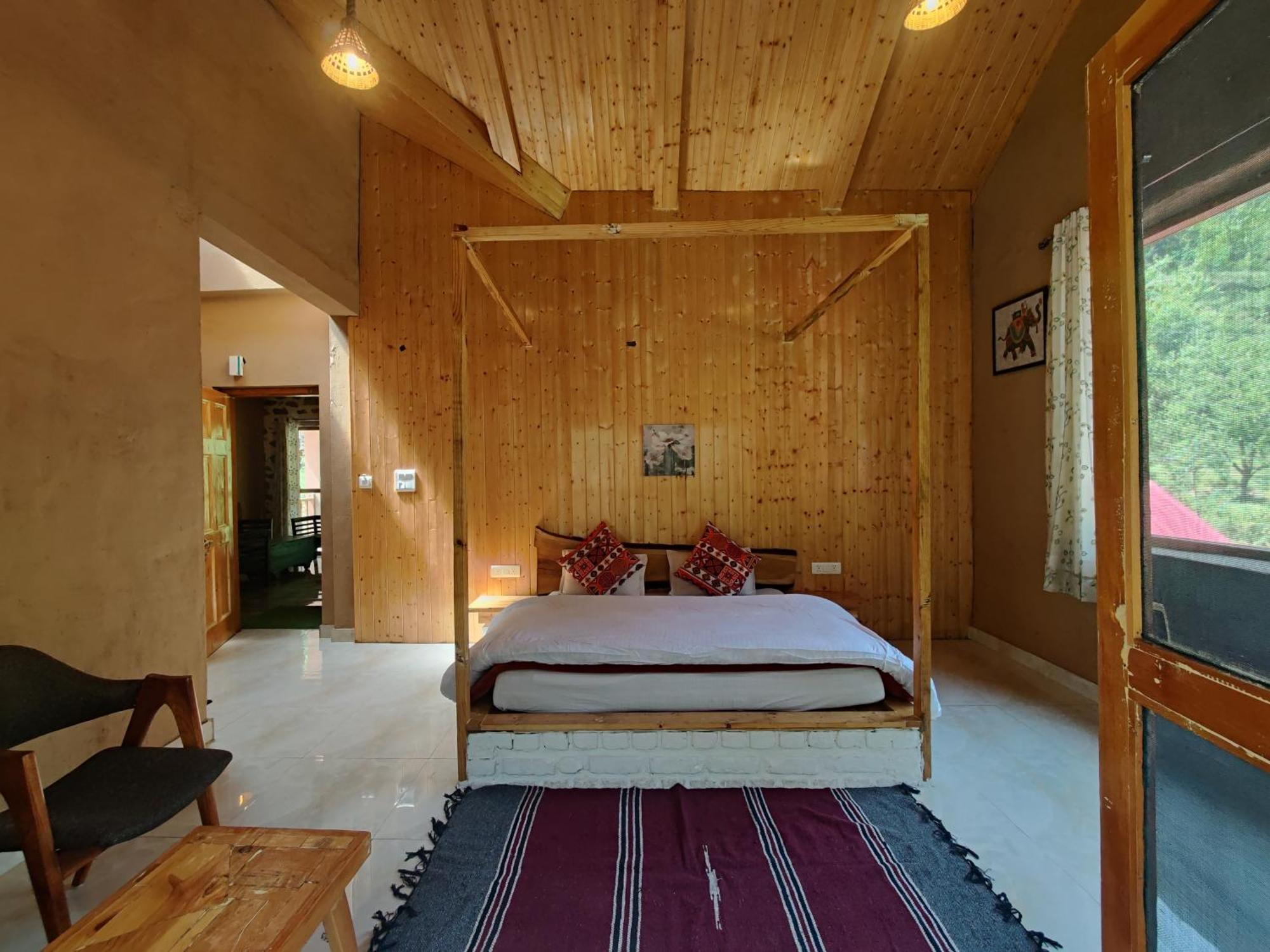 Offbeat Abodes - Tirthan Valley Banjar Exterior photo