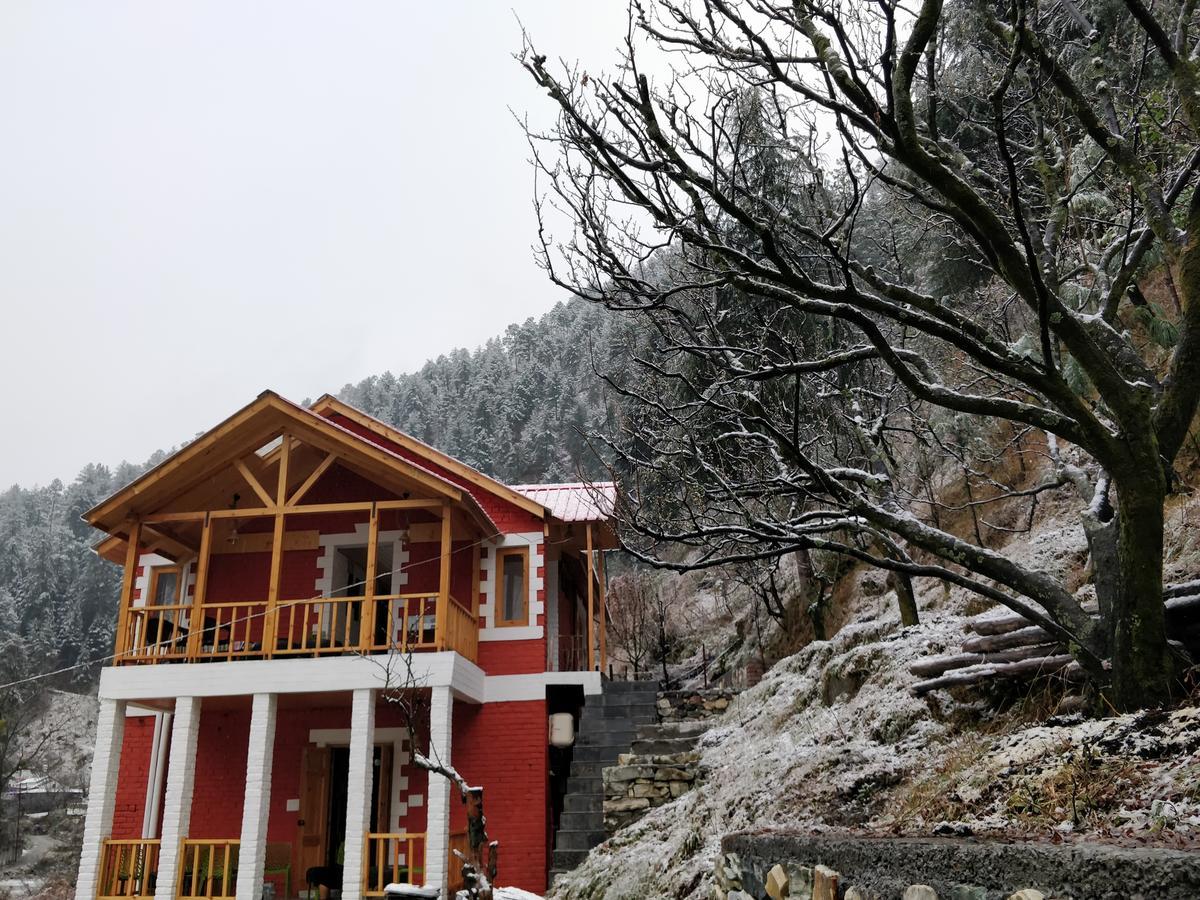 Offbeat Abodes - Tirthan Valley Banjar Exterior photo