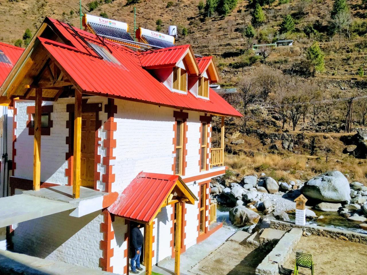 Offbeat Abodes - Tirthan Valley Banjar Exterior photo